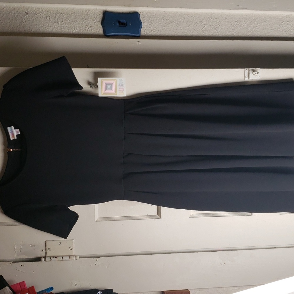 Lularoe solid Black medium Amelia